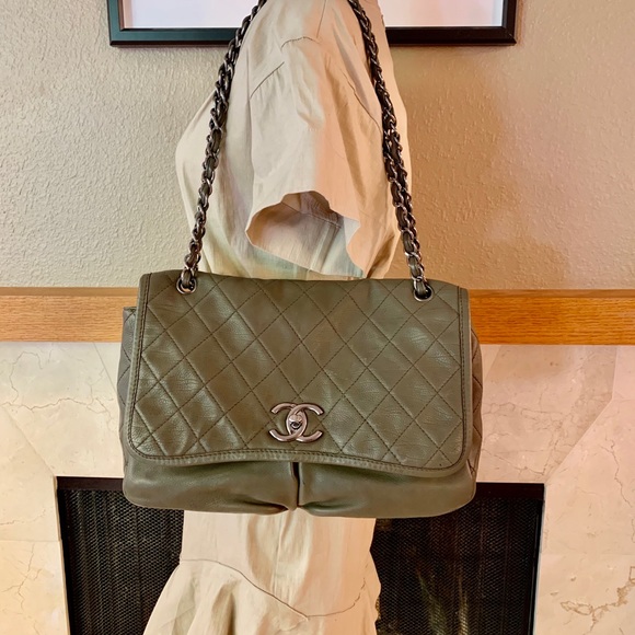 ❌SOLD❌💯Authentic Chanel XL Flap Bag - Picture 13 of 15